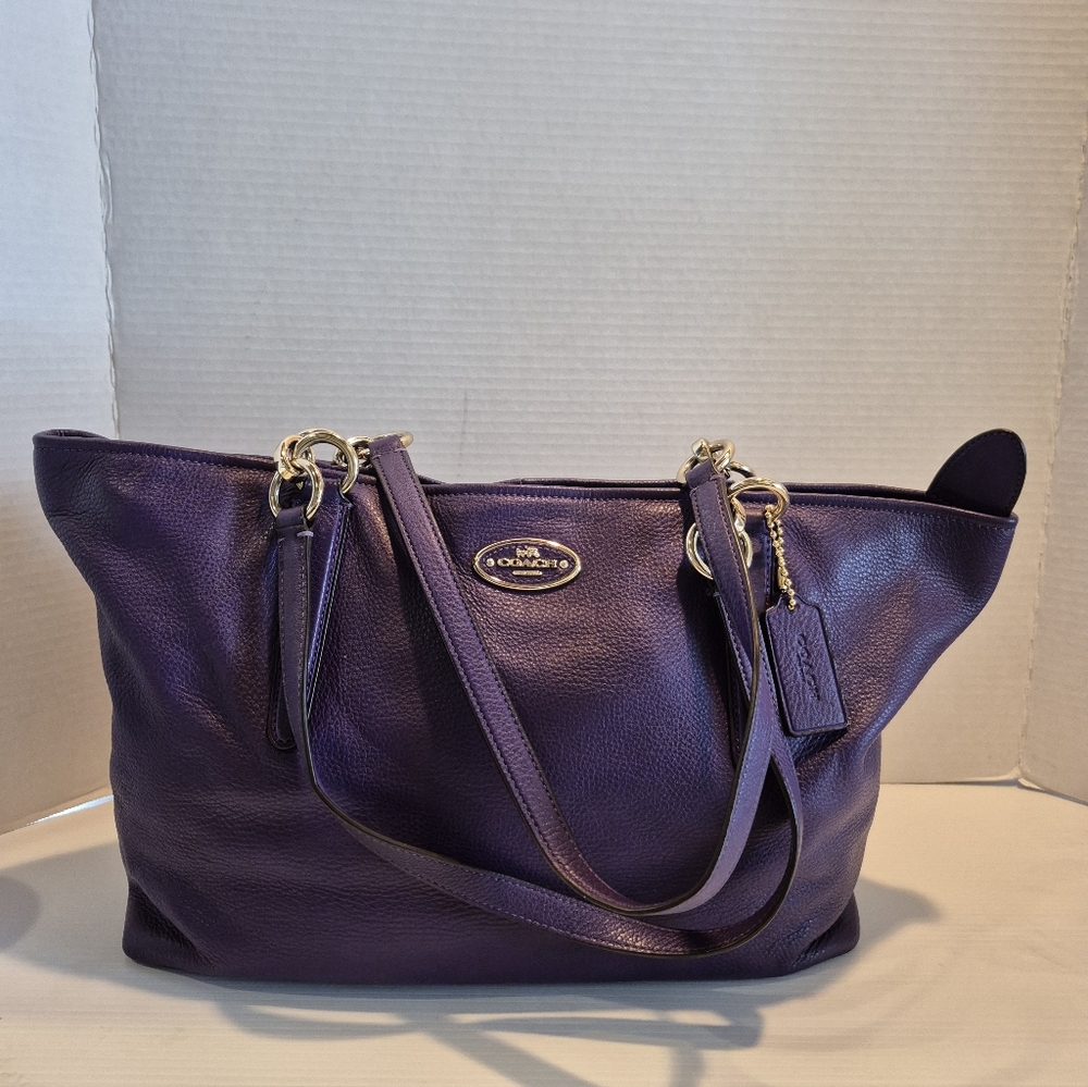 Coach Ava Chain tote Purse Pepple grain purple leather